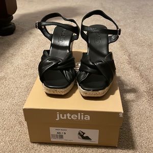 Brand New Women’s size 9 Jutelia Black Knot Style Espadrilles